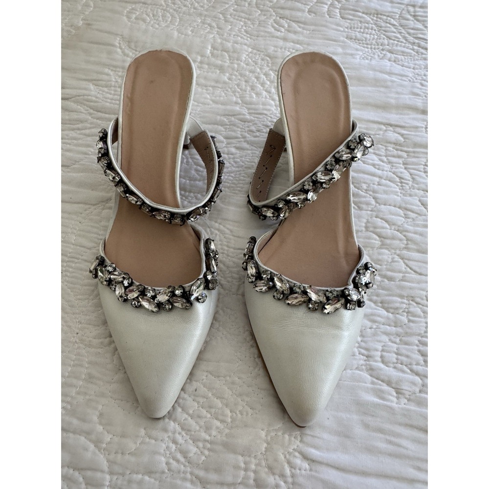 Handmade in Greece Ivory Bridal Block Heel Crystal Embellishments Size 7